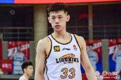 季后赛隐身!王岚嵚赛季场均7.8分三分命中四成,季后赛仅3.2分