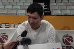 周琦:眼镜戴了三场仍适应 试过其他仍选原款