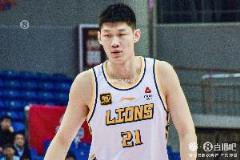 定海神针!胡金秋高效输出21分正负值+13引领球队胜利