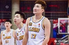 媒体人:广厦末节再现防守铁壁 夹击造失误提速反击