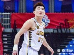 铁但足够冷静!孙铭徽16投5中贡献15分10助攻仅1次失误