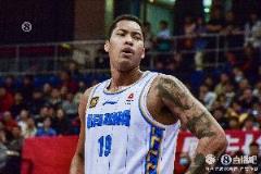 丘天7中5高效贡献10分6篮板2助攻3前场板