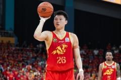 硬汉出战!吴骁带伤作战22分钟送出2分6板正负值+12