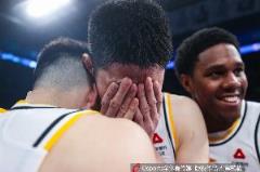 胡金秋发文:达成目标时泪洒现场,感恩前行