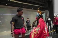 Speed被国粹变脸吓到狗叫看完后用中文直呼:牛逼牛逼