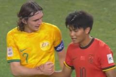 U20亚洲杯蒯纪闻表现抢眼,澳大利亚队长赛后主动找其聊天