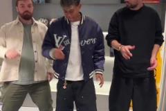 亚马尔教皮克跳舞,皮克叔叔跟不上年轻人的舞步啊