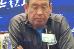 斯卢茨基:路易斯依旧是重要一员,零封和轮换的前提是拿下比赛