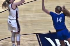 技术动作堪比男篮!WNBA状元佩奇打球真的有点东西
