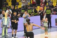 新球迷只看到跳不起来的罗斯,老球迷才知道他是飞天遁地的MVP