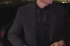 真帅啊!迪巴拉穿西服戴墨镜亮相时装周,引得女粉疯狂尖叫
