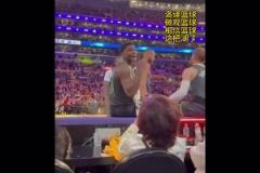 华子湖人球迷互喷:戈贝尔有3个亿,我有2个亿,你们啥都没有