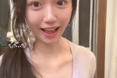 好看!黎伊扬与女友出游,对象一看就是乖乖女啊