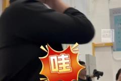 让大姚仰视的存在!姚明现身深圳图书馆被立体书库震惊了