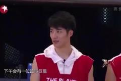 科比退役后中国综艺首秀,明星居然还想防住他
