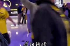 让一个巴特勒,勇士依然拿下火箭!赛后勇士球迷庆祝G3胜利