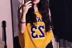 黑丝大长腿!现在女詹密都这么卷了嘛