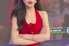 美娜脸色难看:一个兰德尔一个戈贝尔就把湖人打没了
