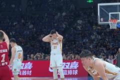 主场压迫感!刘传兴被派上场,遭全场北京球迷“XX问候”