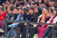大明星来了!袁弘和张歆艺夫妻来观战京晋半决赛~