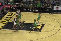 WNBA女库里!克拉克今日再现超远逆天三分!