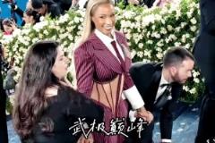 价值上亿的镜头!詹嫂萨瓦纳领衔众星出席Met Gala活动~