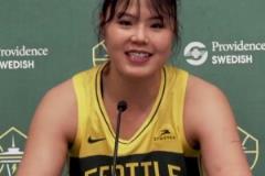 小宝真棒啊!李月汝接受英语采访对答如流毫无压力