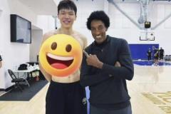 杨瀚森偶遇带儿子训练的皮蓬 训练师向皮蓬介绍:下一个姚明!!