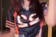 湖人淘汰,美娜也是放飞自我了,露个小腰扭起来