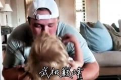 天亮了!当独行侠球迷得知获2025状元签时的反应
