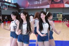 哪里像拉拉队,更像一支韩国女团